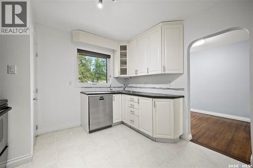 2730 Thornton Avenue, Regina, SK - Indoor Photo Showing Kitchen