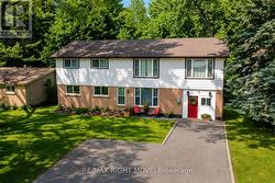 18 BUSHEY AVENUE  Essa, ON L3W 0L2