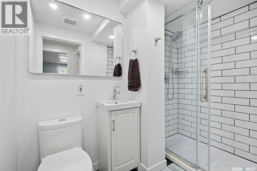 1125 2Nd Street E, Saskatoon, SK - Indoor Photo Showing Bathroom