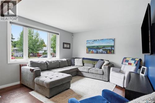 1125 2Nd Street E, Saskatoon, SK - Indoor Photo Showing Living Room