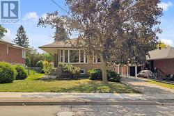 55 ELVASTON DRIVE  Toronto, ON M4A 1N2