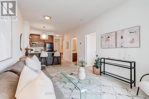 1303 - 70 Forest Manor Road, Toronto, ON - Indoor Photo Showing Living Room
