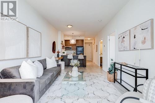 1303 - 70 Forest Manor Road, Toronto, ON - Indoor Photo Showing Living Room
