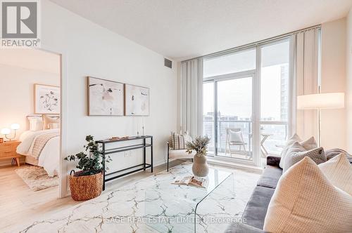 1303 - 70 Forest Manor Road, Toronto, ON - Indoor Photo Showing Other Room