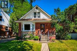 30 SANDERS Boulevard  Hamilton, ON L8S 3J3