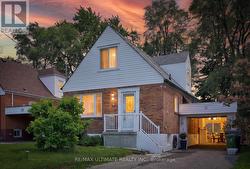 11 MIDHOLM DRIVE Toronto, ON M1K 3A9