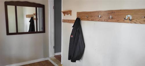 Main entrance porch - 817 12Th Street, Brandon, MB - Indoor