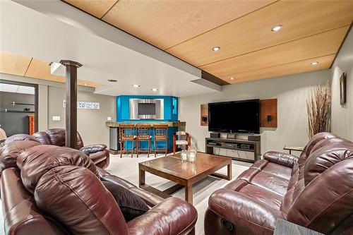 264 De La Seigneurie Boulevard, Winnipeg, MB - Indoor Photo Showing Other Room