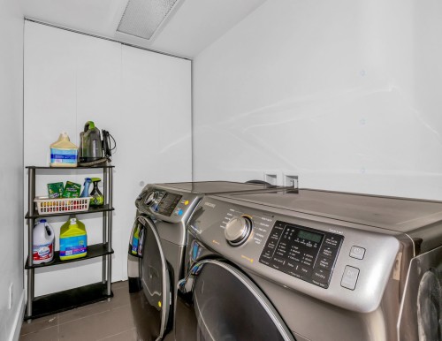 Laundry - 2-1203 Rue St-Christophe, Montréal (Ville-Marie), QC - Indoor Photo Showing Laundry Room