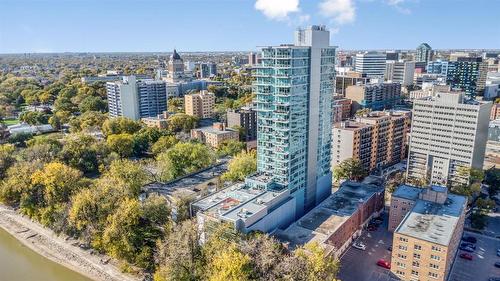 1504 390 Assiniboine Avenue  Winnipeg, MB R3C 0V2