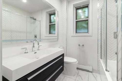Salle de bains - 922 Av. Dunlop, Montréal (Outremont), QC - Indoor Photo Showing Bathroom