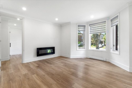 Salon - 922 Av. Dunlop, Montréal (Outremont), QC - Indoor Photo Showing Living Room With Fireplace