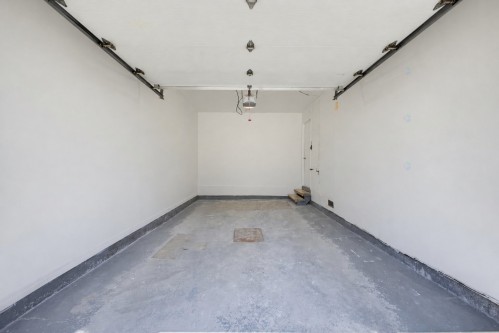 Garage - 138 Rue Stéphanie, Dollard-Des-Ormeaux, QC - Indoor Photo Showing Garage