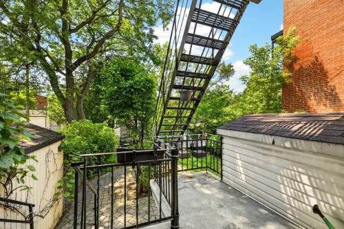 Balcony - 8800  - 8804 Rue St-Hubert, Montréal (Ahuntsic-Cartierville), QC 