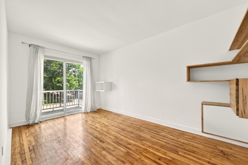 Living Room - 8800  - 8804 Rue St-Hubert, Montréal (Ahuntsic-Cartierville), QC 