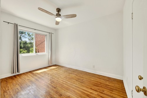 Master Bedroom - 8800  - 8804 Rue St-Hubert, Montréal (Ahuntsic-Cartierville), QC 