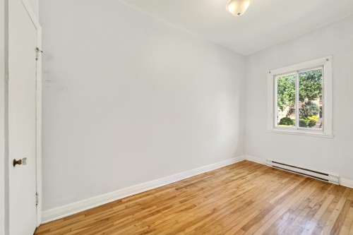 Bedroom - 8800  - 8804 Rue St-Hubert, Montréal (Ahuntsic-Cartierville), QC 