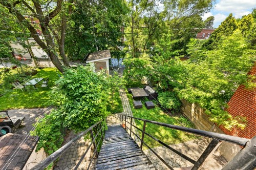 Staircase - 8800  - 8804 Rue St-Hubert, Montréal (Ahuntsic-Cartierville), QC 