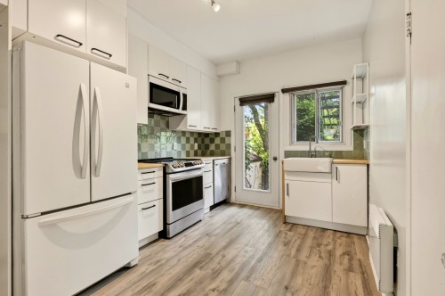 Kitchen - 8800  - 8804 Rue St-Hubert, Montréal (Ahuntsic-Cartierville), QC 