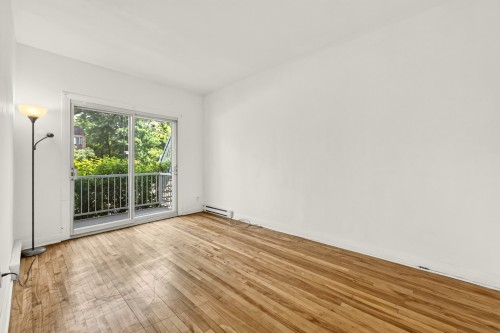 Living Room - 8800  - 8804 Rue St-Hubert, Montréal (Ahuntsic-Cartierville), QC 