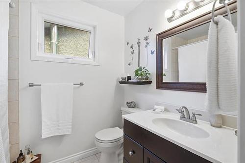 66 Hawkins Cr, Winnipeg, MB - Indoor Photo Showing Bathroom