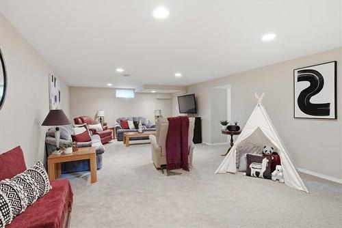66 Hawkins Cr, Winnipeg, MB - Indoor