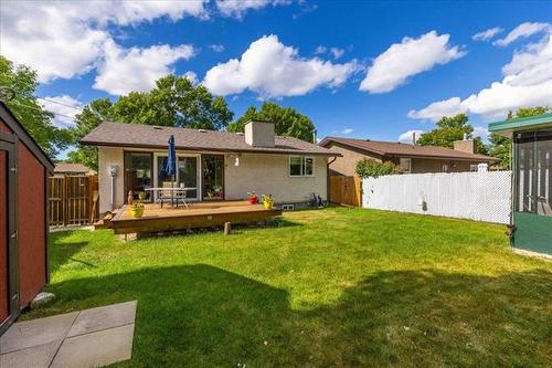 66 Hawkins Cr, Winnipeg, MB - Outdoor With Deck Patio Veranda