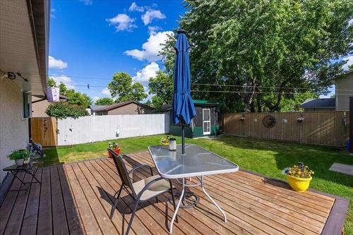 66 Hawkins Cr, Winnipeg, MB - Outdoor With Deck Patio Veranda