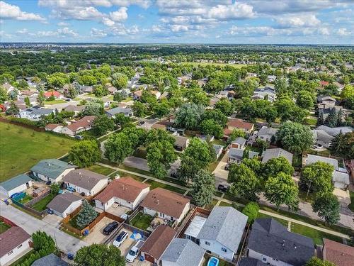 66 Hawkins Cr, Winnipeg, MB - Outdoor With View