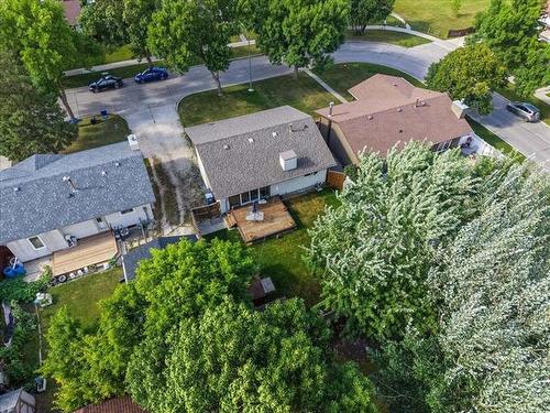 66 Hawkins Cr, Winnipeg, MB - Outdoor