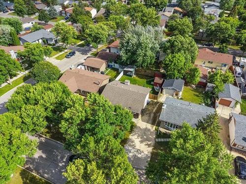 66 Hawkins Cr, Winnipeg, MB - Outdoor