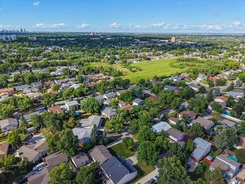 66 Hawkins Cr, Winnipeg, MB - Outdoor With View