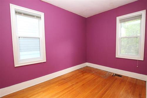 210 Ferndale Ave, Winnipeg, MB - Indoor Photo Showing Other Room
