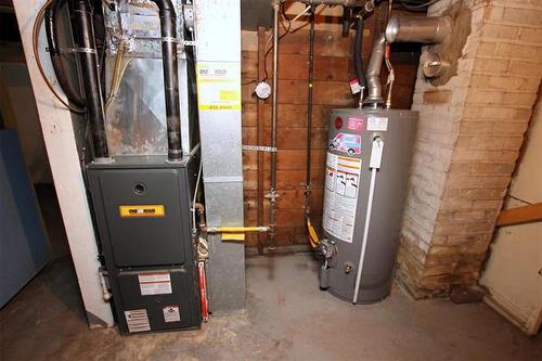210 Ferndale Ave, Winnipeg, MB - Indoor Photo Showing Basement