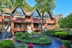 21 - 17 PEMBROKE STREET  Toronto, ON M5A 2N6