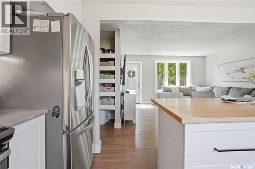 122 Montreal Avenue S, Saskatoon, SK - Indoor Photo Showing Kitchen