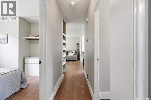 122 Montreal Avenue S, Saskatoon, SK - Indoor