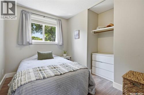 122 Montreal Avenue S, Saskatoon, SK - Indoor Photo Showing Bedroom