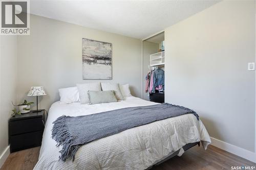 122 Montreal Avenue S, Saskatoon, SK - Indoor Photo Showing Bedroom