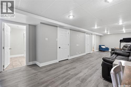 122 Montreal Avenue S, Saskatoon, SK - Indoor