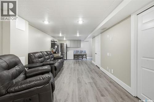 122 Montreal Avenue S, Saskatoon, SK - Indoor
