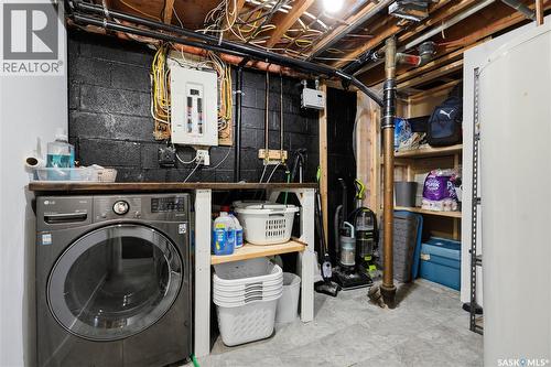 122 Montreal Avenue S, Saskatoon, SK - Indoor Photo Showing Laundry Room