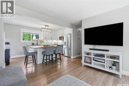 122 Montreal Avenue S, Saskatoon, SK - Indoor