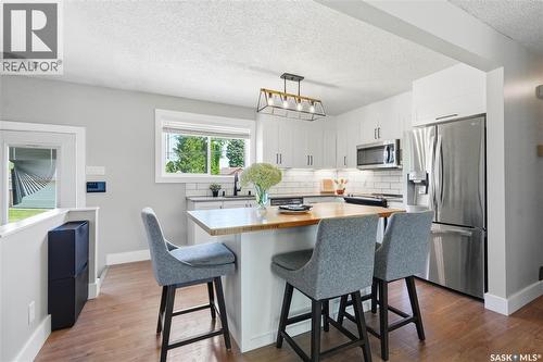 122 Montreal Avenue S, Saskatoon, SK - Indoor