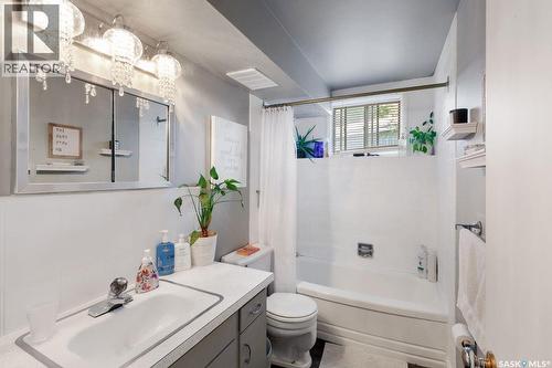 2709 Ferguson Avenue, Saskatoon, SK - Indoor Photo Showing Bathroom