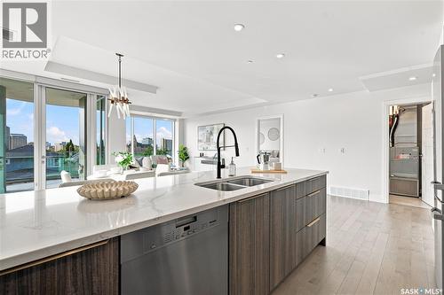 306 637 University Drive, Saskatoon, SK - Indoor Photo Showing Kitchen With Double Sink