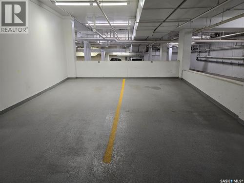 306 637 University Drive, Saskatoon, SK - Indoor Photo Showing Garage