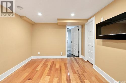 617 7Th Avenue N, Saskatoon, SK - Indoor Photo Showing Other Room