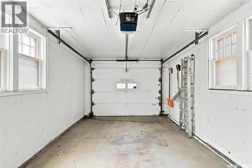 617 7Th Avenue N, Saskatoon, SK - Indoor Photo Showing Garage
