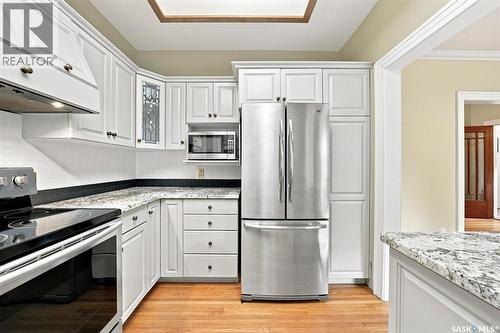 617 7Th Avenue N, Saskatoon, SK - Indoor Photo Showing Kitchen